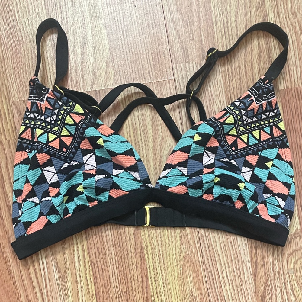 💰 patterned bikini top
